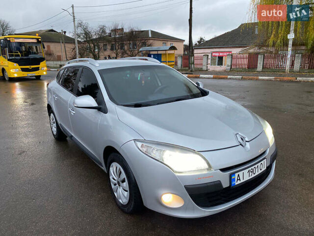 Серый Рено Меган, объемом двигателя 1.46 л и пробегом 300 тыс. км за 6300 $, фото 1 на Automoto.ua