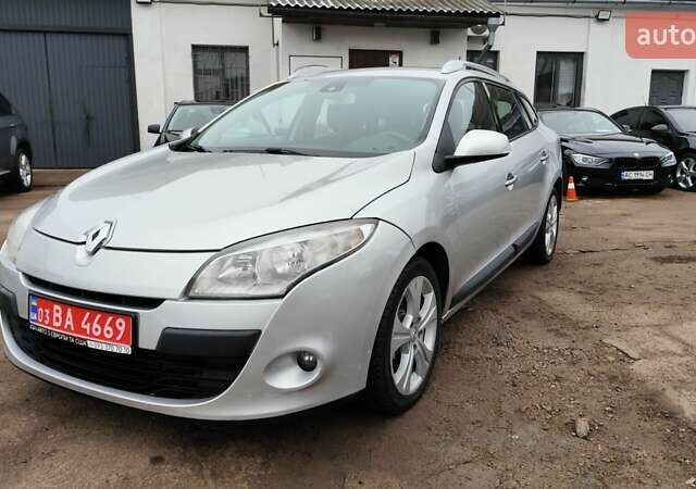 Серый Рено Меган, объемом двигателя 1.46 л и пробегом 236 тыс. км за 6750 $, фото 1 на Automoto.ua