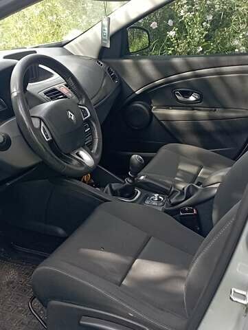 Серый Рено Меган, объемом двигателя 1.5 л и пробегом 270 тыс. км за 6800 $, фото 1 на Automoto.ua