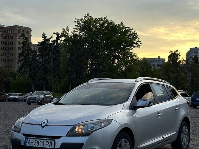 Сірий Рено Меган, об'ємом двигуна 1.5 л та пробігом 275 тис. км за 6500 $, фото 1 на Automoto.ua