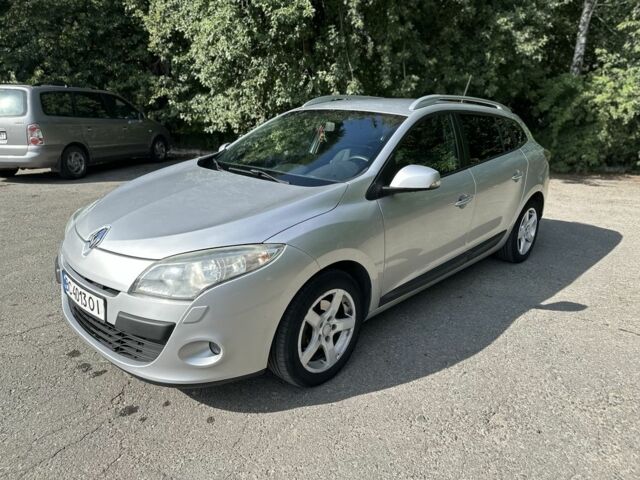 Серый Рено Меган, объемом двигателя 1.5 л и пробегом 195 тыс. км за 6999 $, фото 1 на Automoto.ua