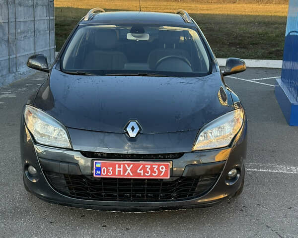 Сірий Рено Меган, об'ємом двигуна 1.6 л та пробігом 225 тис. км за 8299 $, фото 1 на Automoto.ua