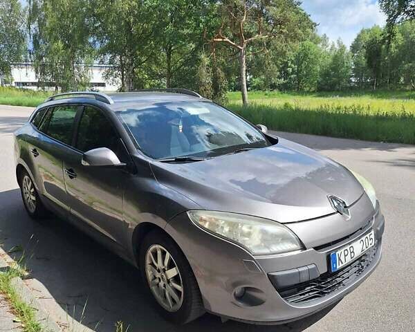 Сірий Рено Меган, об'ємом двигуна 0 л та пробігом 226 тис. км за 6500 $, фото 1 на Automoto.ua