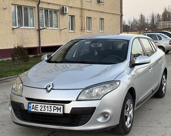 Сірий Рено Меган, об'ємом двигуна 1.5 л та пробігом 274 тис. км за 6500 $, фото 1 на Automoto.ua