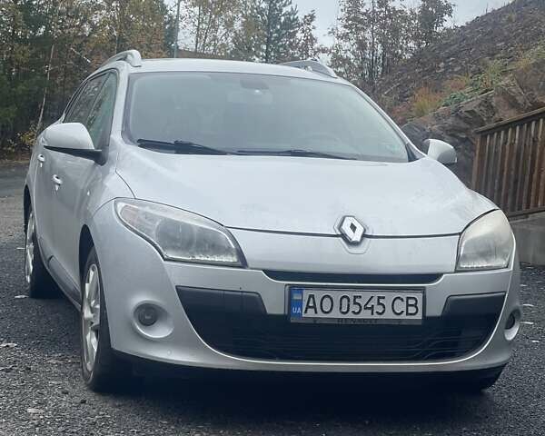Серый Рено Меган, объемом двигателя 1.46 л и пробегом 207 тыс. км за 6500 $, фото 1 на Automoto.ua