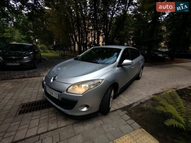 Сірий Рено Меган, об'ємом двигуна 1.5 л та пробігом 290 тис. км за 5499 $, фото 1 на Automoto.ua