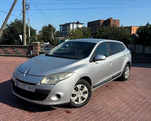 Серый Рено Меган, объемом двигателя 1.46 л и пробегом 330 тыс. км за 5300 $, фото 1 на Automoto.ua