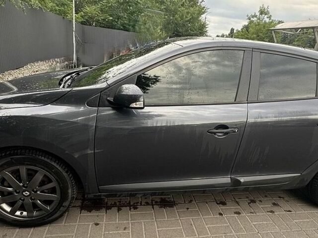 Сірий Рено Меган, об'ємом двигуна 1.46 л та пробігом 170 тис. км за 6600 $, фото 1 на Automoto.ua