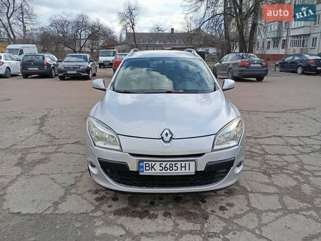 Серый Рено Меган, объемом двигателя 1.6 л и пробегом 204 тыс. км за 6800 $, фото 1 на Automoto.ua
