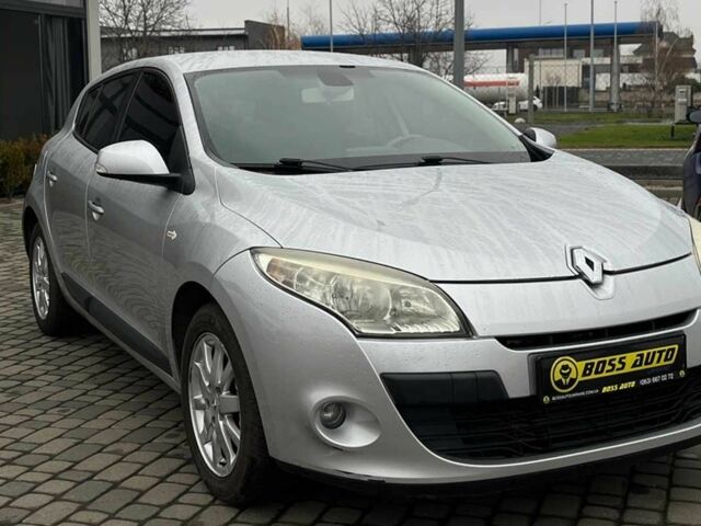 Серый Рено Меган, объемом двигателя 0 л и пробегом 260 тыс. км за 7200 $, фото 1 на Automoto.ua