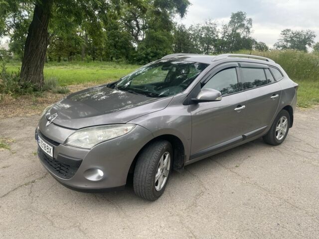 Сірий Рено Меган, об'ємом двигуна 1.5 л та пробігом 299 тис. км за 7350 $, фото 1 на Automoto.ua