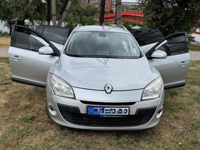 Сірий Рено Меган, об'ємом двигуна 1.5 л та пробігом 133 тис. км за 7600 $, фото 1 на Automoto.ua