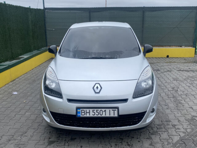 Сірий Рено Меган, об'ємом двигуна 1.6 л та пробігом 295 тис. км за 6000 $, фото 1 на Automoto.ua