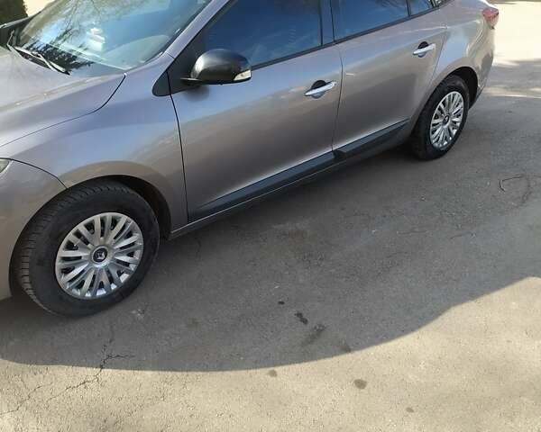 Серый Рено Меган, объемом двигателя 1.46 л и пробегом 265 тыс. км за 6900 $, фото 1 на Automoto.ua