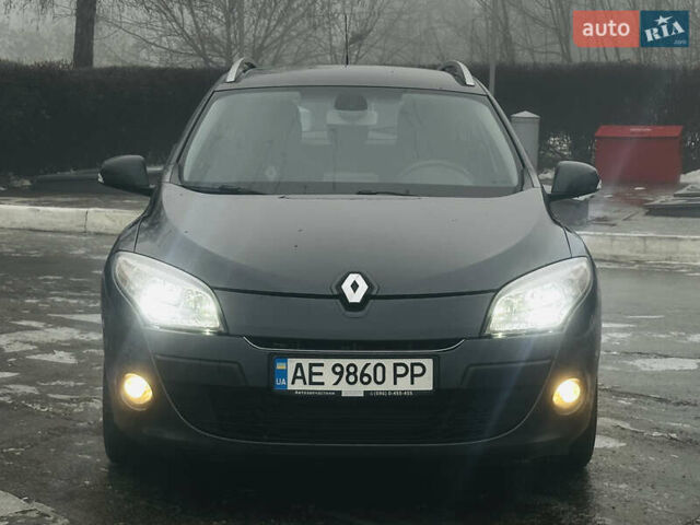 Серый Рено Меган, объемом двигателя 1.46 л и пробегом 223 тыс. км за 6500 $, фото 1 на Automoto.ua