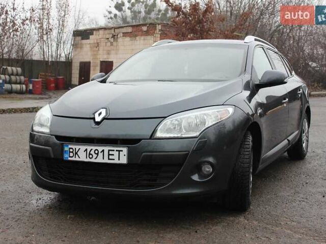 Серый Рено Меган, объемом двигателя 1.4 л и пробегом 250 тыс. км за 5450 $, фото 1 на Automoto.ua