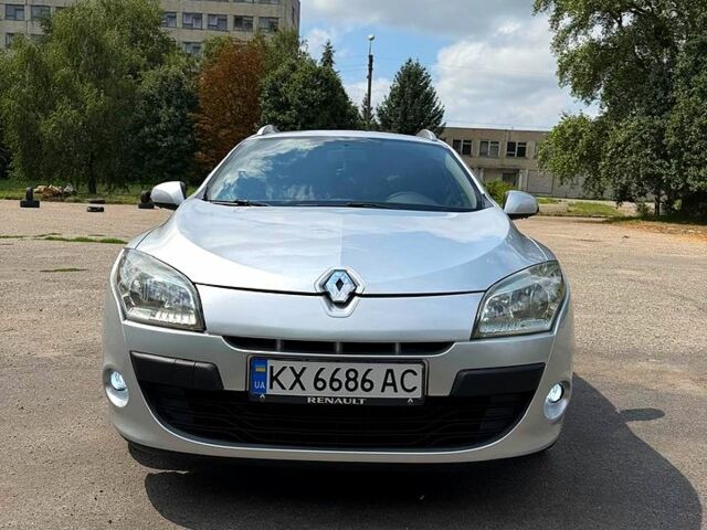 Сірий Рено Меган, об'ємом двигуна 1.5 л та пробігом 337 тис. км за 7100 $, фото 1 на Automoto.ua