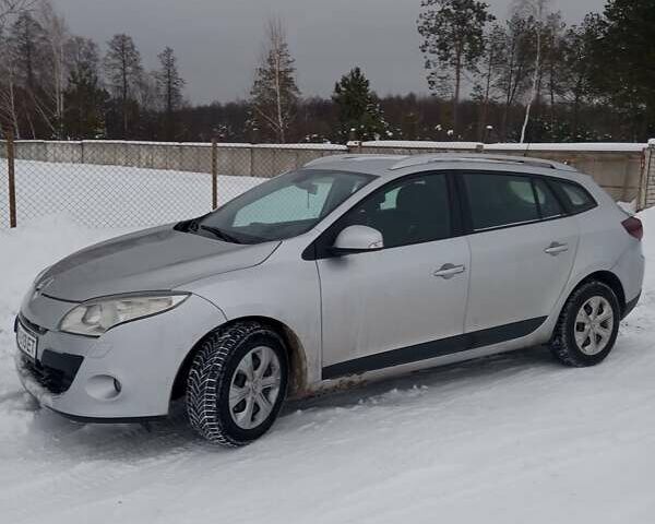 Сірий Рено Меган, об'ємом двигуна 1.46 л та пробігом 314 тис. км за 7800 $, фото 1 на Automoto.ua