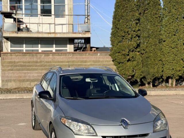 Сірий Рено Меган, об'ємом двигуна 1.5 л та пробігом 238 тис. км за 6800 $, фото 1 на Automoto.ua