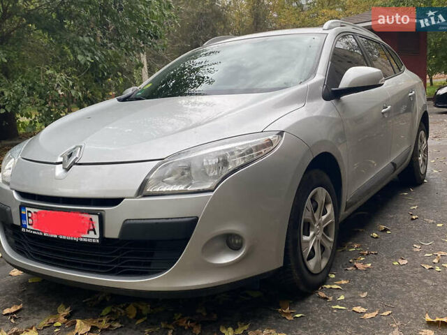 Серый Рено Меган, объемом двигателя 1.5 л и пробегом 242 тыс. км за 7999 $, фото 1 на Automoto.ua