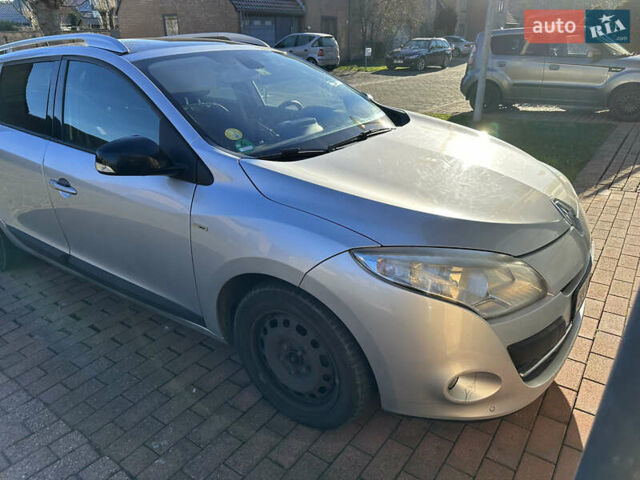 Сірий Рено Меган, об'ємом двигуна 1.5 л та пробігом 257 тис. км за 8500 $, фото 1 на Automoto.ua