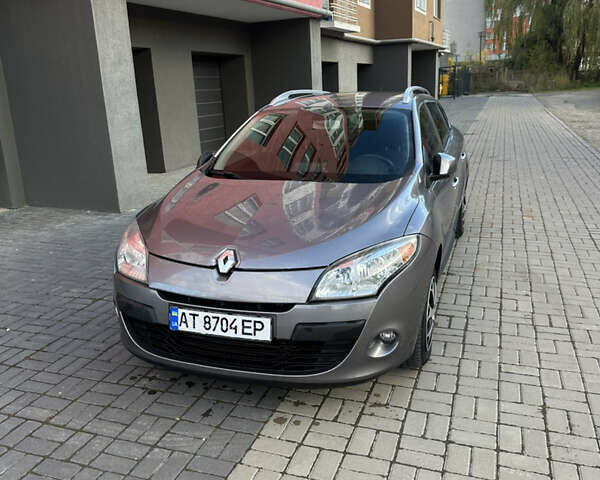 Серый Рено Меган, объемом двигателя 1.4 л и пробегом 266 тыс. км за 5500 $, фото 1 на Automoto.ua