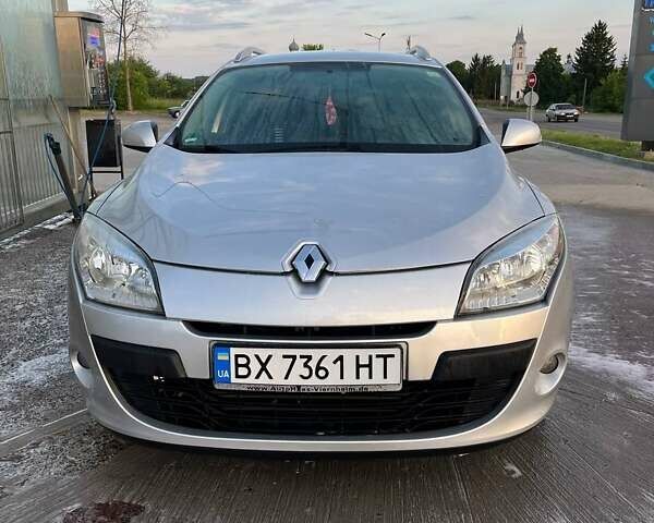 Серый Рено Меган, объемом двигателя 1.46 л и пробегом 238 тыс. км за 7200 $, фото 1 на Automoto.ua
