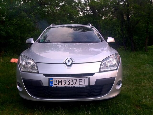 Сірий Рено Меган, об'ємом двигуна 1.5 л та пробігом 212 тис. км за 8000 $, фото 1 на Automoto.ua
