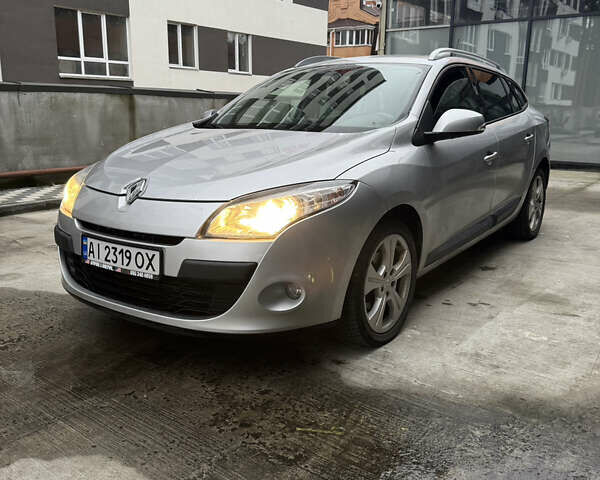 Серый Рено Меган, объемом двигателя 1.9 л и пробегом 213 тыс. км за 7700 $, фото 1 на Automoto.ua