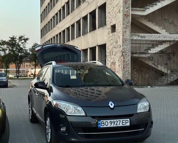 Серый Рено Меган, объемом двигателя 1.46 л и пробегом 230 тыс. км за 8300 $, фото 1 на Automoto.ua