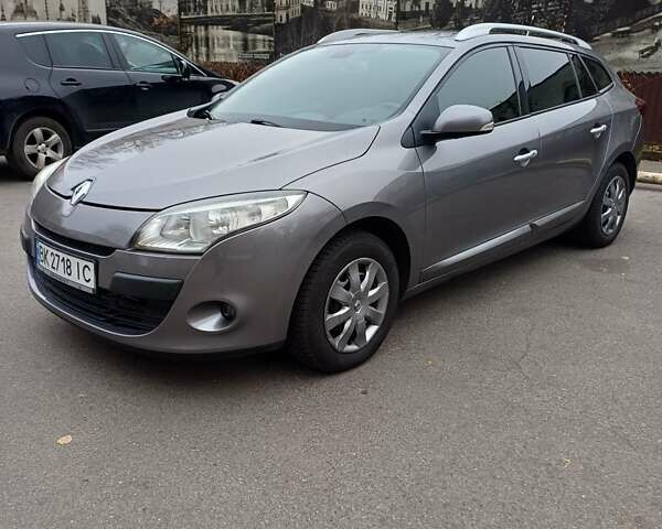 Серый Рено Меган, объемом двигателя 1.5 л и пробегом 285 тыс. км за 7000 $, фото 1 на Automoto.ua
