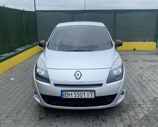 Серый Рено Меган, объемом двигателя 1.6 л и пробегом 285 тыс. км за 6500 $, фото 1 на Automoto.ua