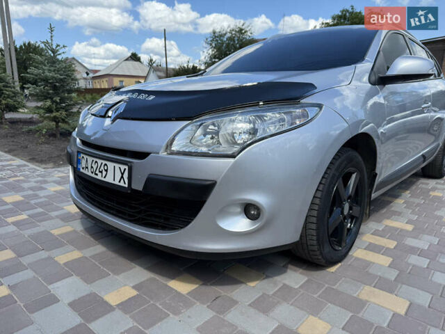 Сірий Рено Меган, об'ємом двигуна 1.46 л та пробігом 299 тис. км за 6950 $, фото 1 на Automoto.ua