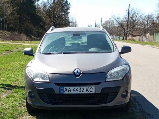 Серый Рено Меган, объемом двигателя 1.5 л и пробегом 275 тыс. км за 7000 $, фото 1 на Automoto.ua