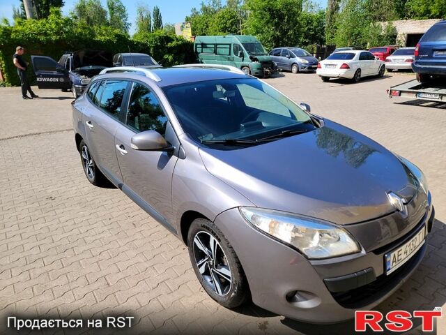 Сірий Рено Меган, об'ємом двигуна 1.5 л та пробігом 299 тис. км за 6800 $, фото 1 на Automoto.ua