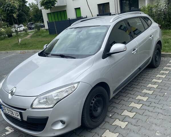 Сірий Рено Меган, об'ємом двигуна 1.5 л та пробігом 237 тис. км за 7200 $, фото 1 на Automoto.ua