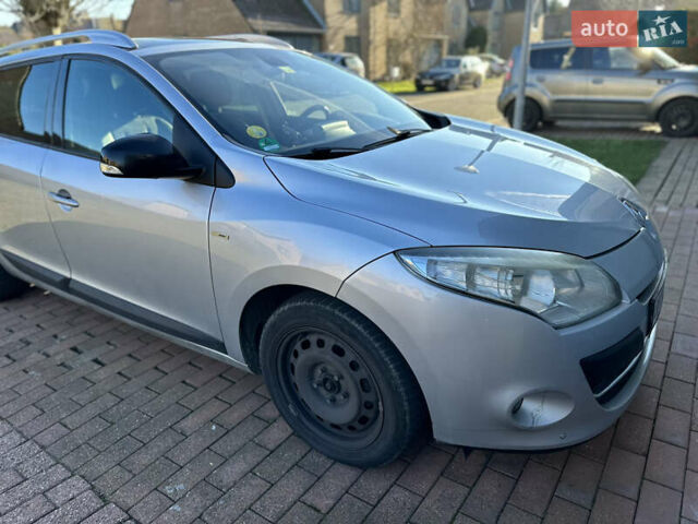 Серый Рено Меган, объемом двигателя 1.5 л и пробегом 257 тыс. км за 8500 $, фото 1 на Automoto.ua