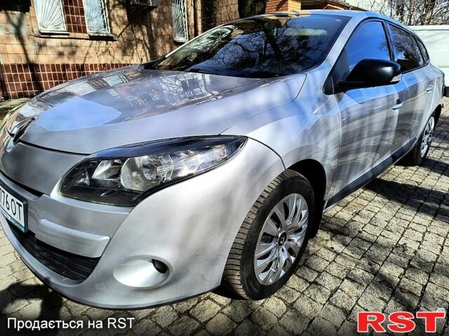 Сірий Рено Меган, об'ємом двигуна 1.6 л та пробігом 240 тис. км за 7500 $, фото 1 на Automoto.ua