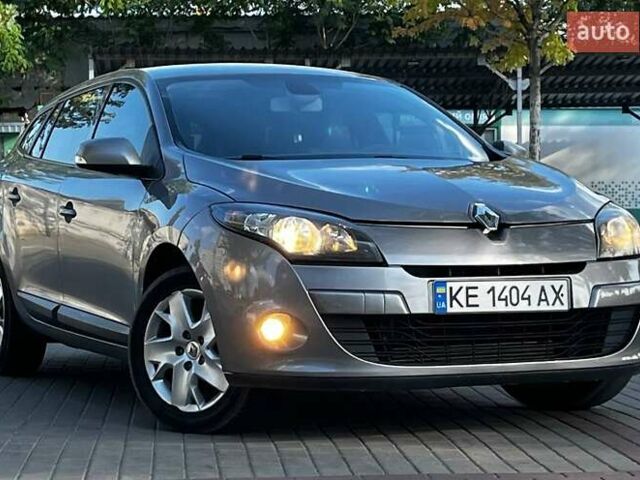 Рено Меган 2011 у Дніпро (Дніпропетровську) на Automoto.ua Сірий Рено Меган, об'ємом двигуна 1.46 л та пробігом 237 тис. км за 7500 $, фото 1 на Automoto.ua