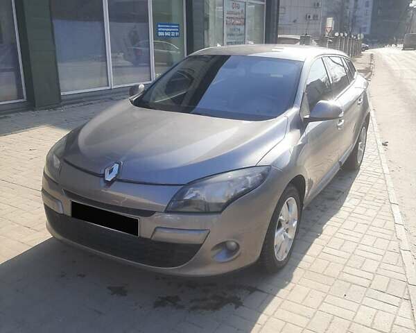Серый Рено Меган, объемом двигателя 1.46 л и пробегом 236 тыс. км за 6100 $, фото 1 на Automoto.ua