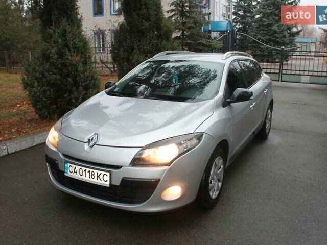 Сірий Рено Меган, об'ємом двигуна 1.5 л та пробігом 270 тис. км за 7200 $, фото 1 на Automoto.ua