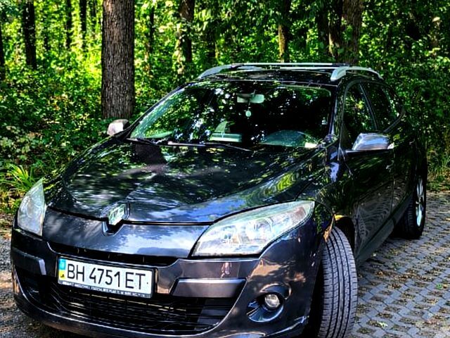 Серый Рено Меган, объемом двигателя 1.5 л и пробегом 386 тыс. км за 7000 $, фото 1 на Automoto.ua