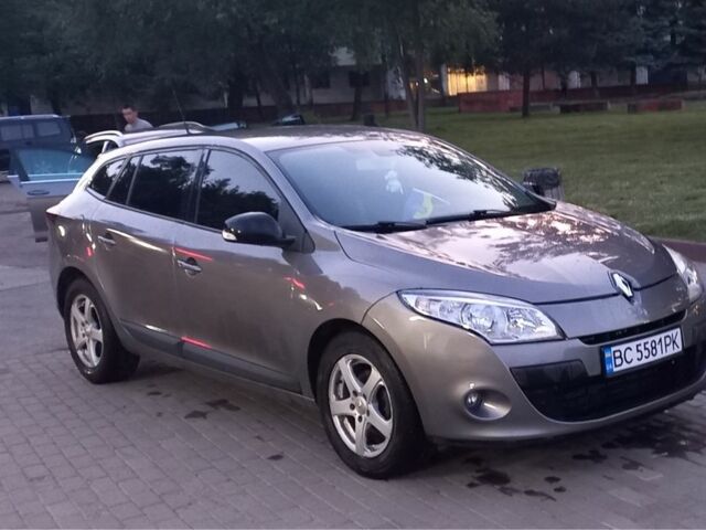 Серый Рено Меган, объемом двигателя 1.5 л и пробегом 252 тыс. км за 8200 $, фото 1 на Automoto.ua