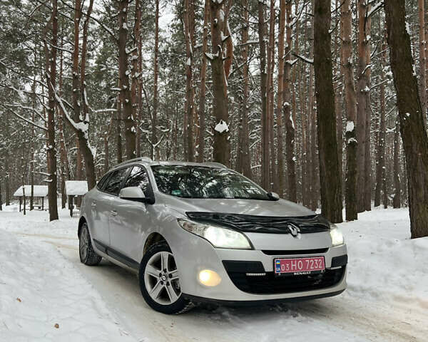 Серый Рено Меган, объемом двигателя 1.46 л и пробегом 230 тыс. км за 6750 $, фото 1 на Automoto.ua