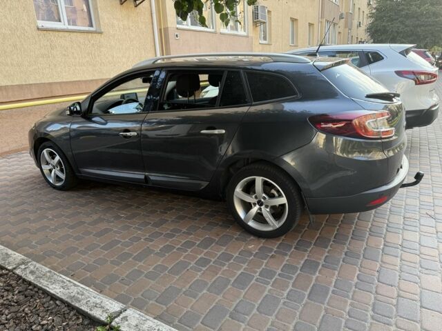 Серый Рено Меган, объемом двигателя 1.9 л и пробегом 221 тыс. км за 7099 $, фото 1 на Automoto.ua