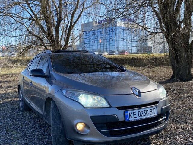 Серый Рено Меган, объемом двигателя 1.5 л и пробегом 305 тыс. км за 7600 $, фото 1 на Automoto.ua