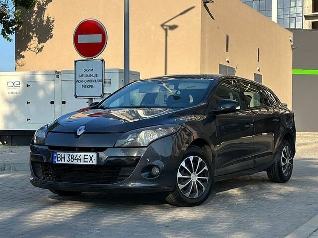 Сірий Рено Меган, об'ємом двигуна 1.46 л та пробігом 330 тис. км за 4900 $, фото 1 на Automoto.ua