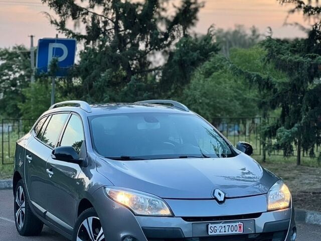 Сірий Рено Меган, об'ємом двигуна 1.4 л та пробігом 205 тис. км за 6800 $, фото 1 на Automoto.ua