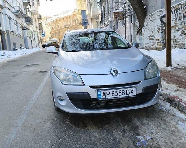 Сірий Рено Меган, об'ємом двигуна 1.5 л та пробігом 269 тис. км за 7300 $, фото 1 на Automoto.ua