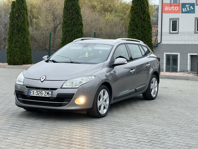 Серый Рено Меган, объемом двигателя 1.46 л и пробегом 220 тыс. км за 7900 $, фото 1 на Automoto.ua
